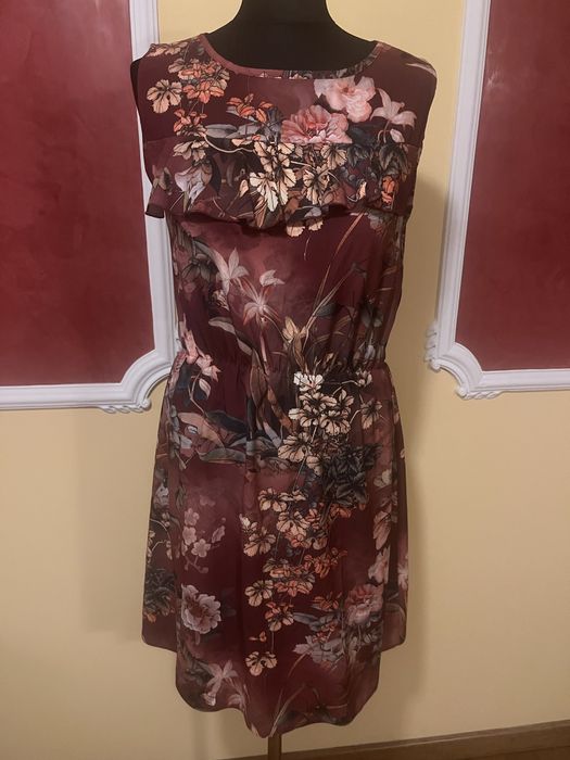 Lekka super sukienka.