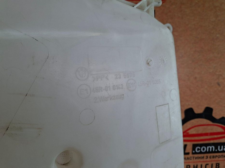 BMW 3 E90 E91 04-11 Бачок омывателя 235576