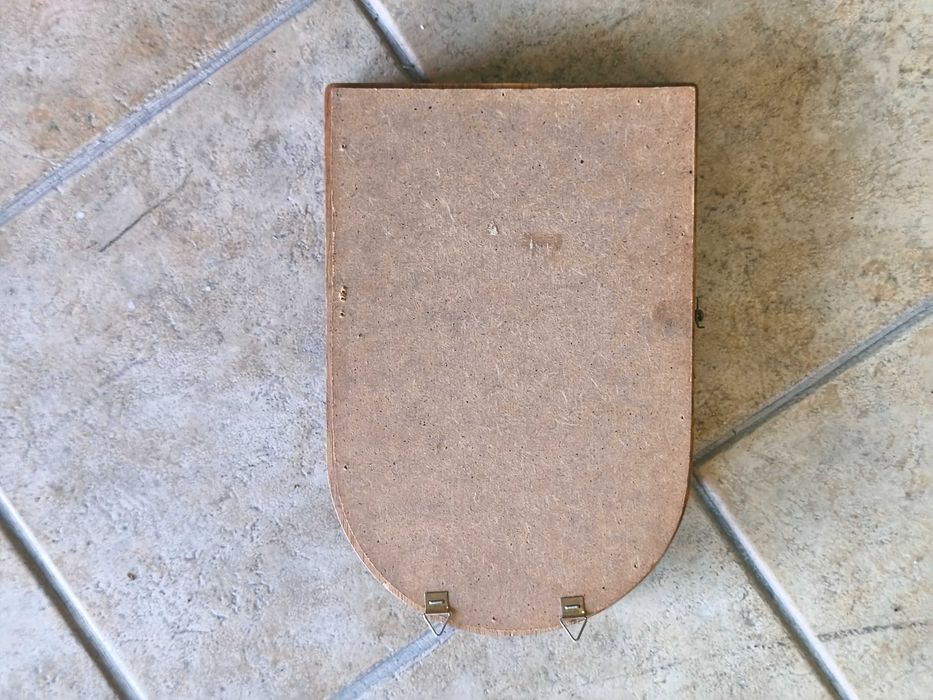 Chaveiro de parede, com caixa decorada