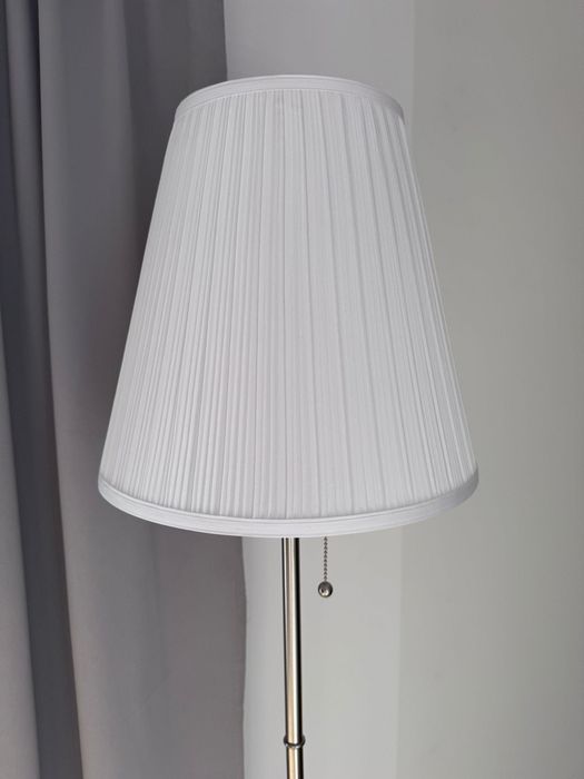 Lampa podłogowa ikea arstid biała srebrna
