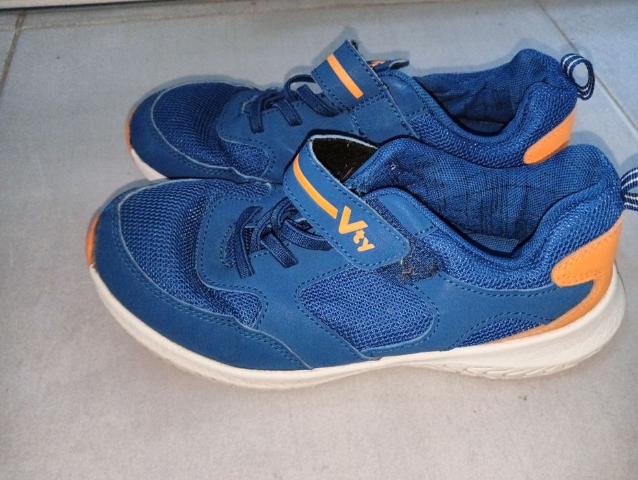 Buty chłopięce z siatki 36