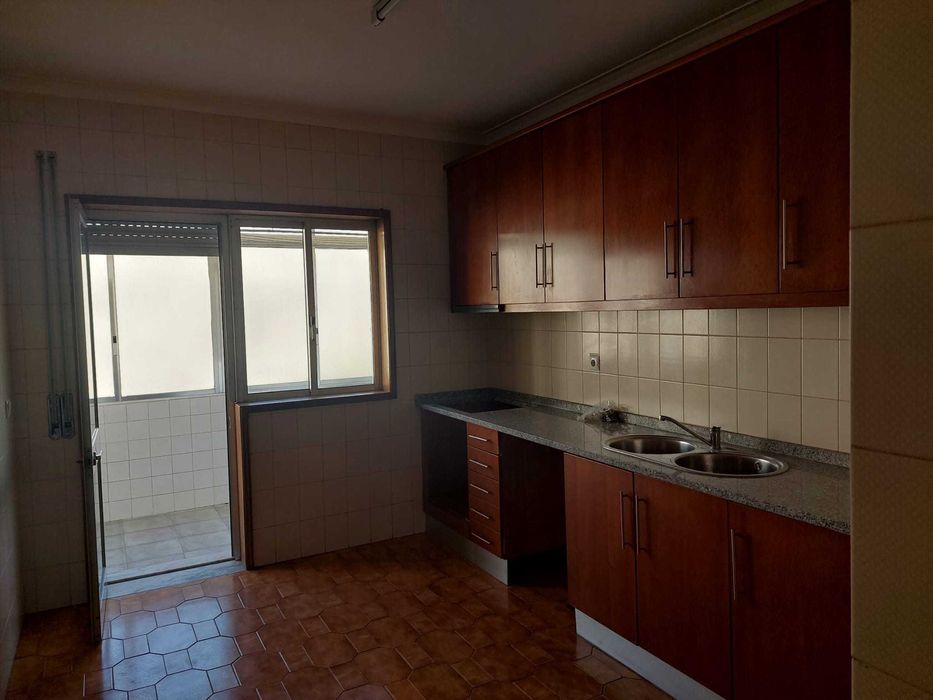 Arrendar T2+1 com Garagem Individual | Águas Santas | Próx. Quinta da Caverneira