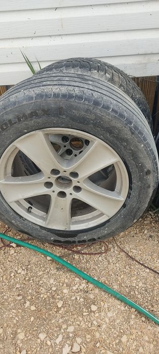 carro jantes e pneus