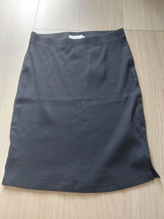 Nowa czarna spódniczka prążek reserved 158/164