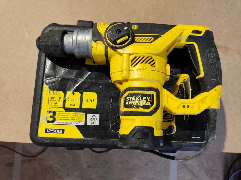 Martelo Electropneumático Stanley FatMax FME1250K 1250W 3.5J (Usado)