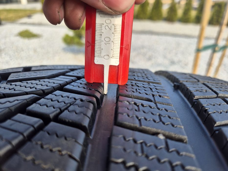 Hankook winter i'cept evo 2 Suv 295/35/23 108W rok 2025 7.5mm