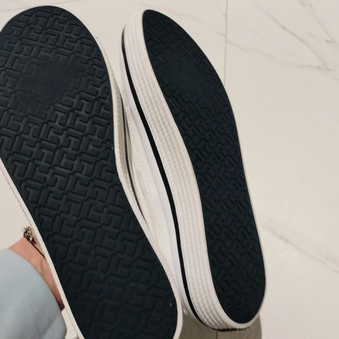 Białe tenisówki Tommy Hilfiger r.38