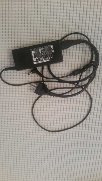 Sprzedam używany laptop Asus Intel Core i3-2328M CPU 2,2 GHz