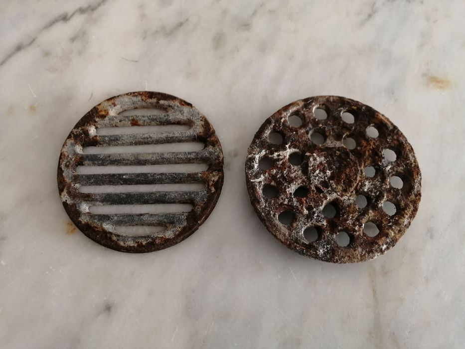 antigo par de relas de quintal em ferro forjado, valor por cada