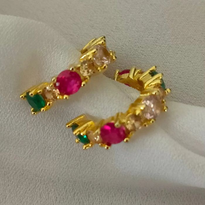 Brincos em prata com pedras coloridas