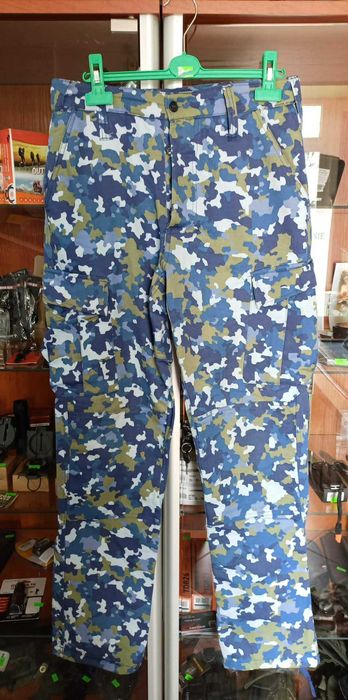 Spodnie Armia Rumunia Air Force M2017 r48 Ii pas 80-88 jN