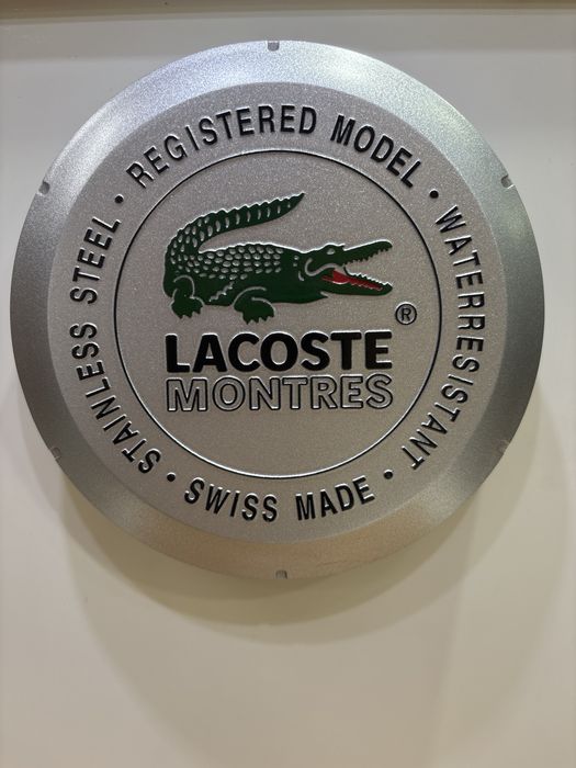 Expositor Lacoste