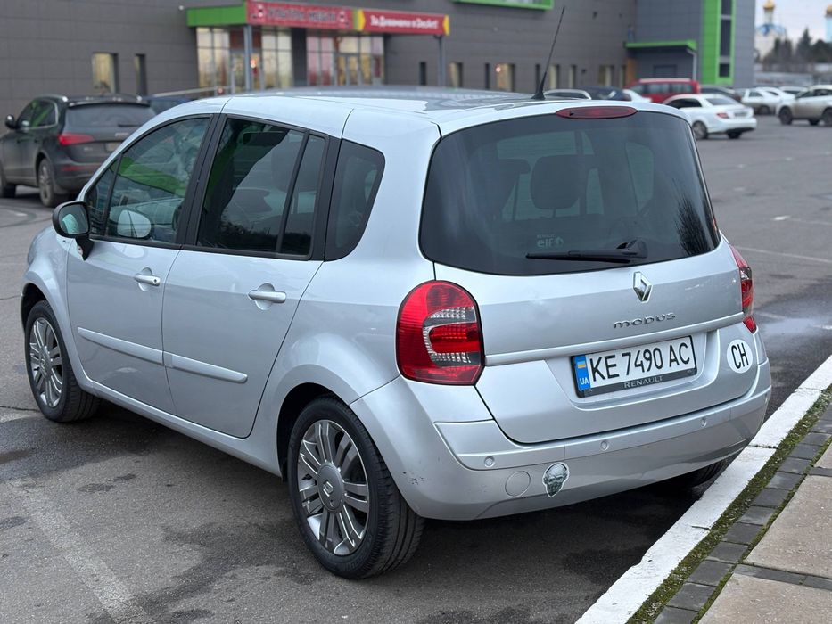 Renaylt Grand Modus 2011 год Идеальный