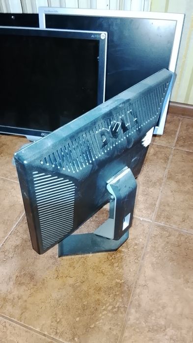 Мониторы 17, 19 разные