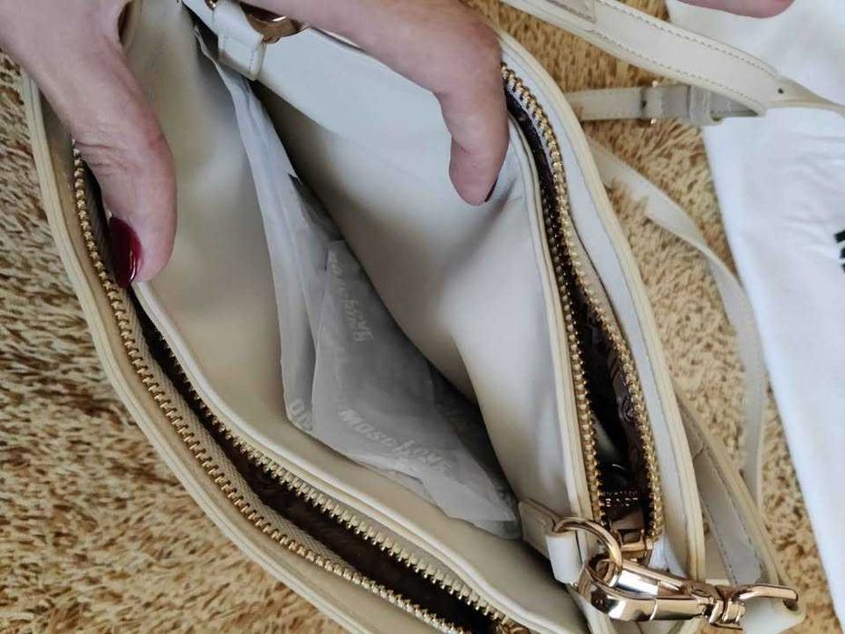 Mala tiracolo (com alça removível) - Love Moschino