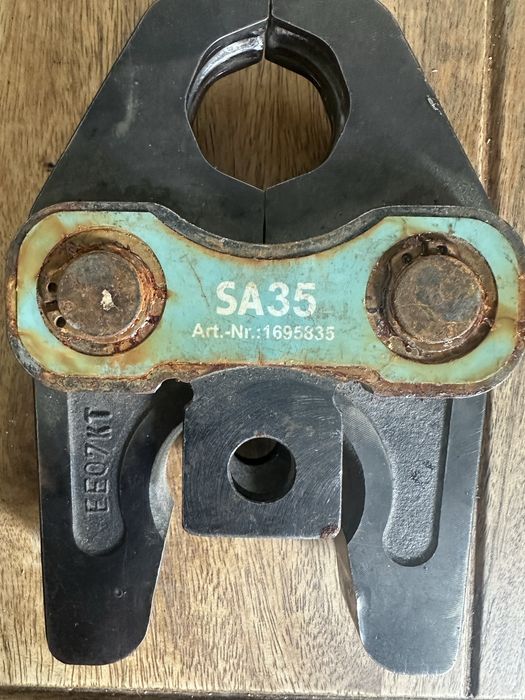 Szczęka zaciskowa SA 35