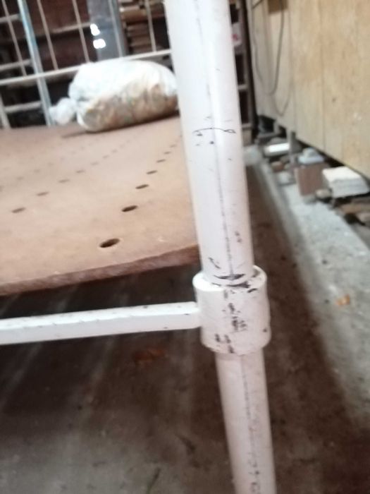 cama antiga em ferro , ver bem as fotos