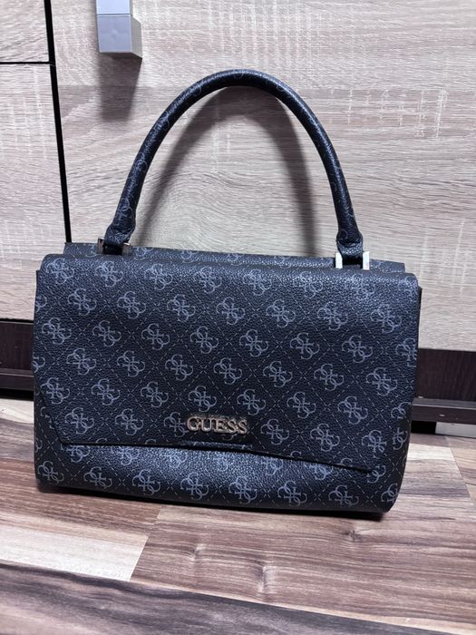 Torebka skórzana guess do ręki