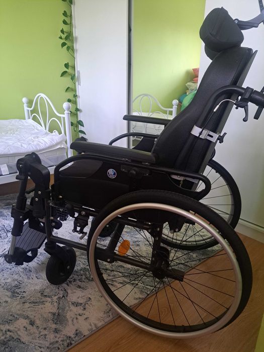 Sprzedam używany wózek inwalidzki specjalistyczny