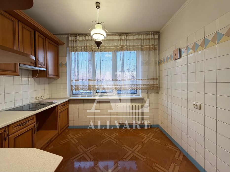 Продаж 2 кім квартири з ремонтом вул.Закревського, Троєщина