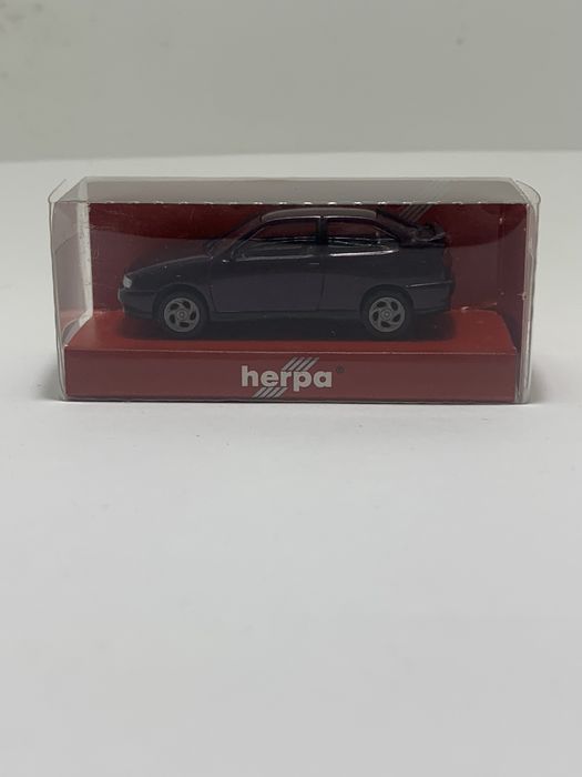 Seat Cordoba da marca Herpa escala 1/87