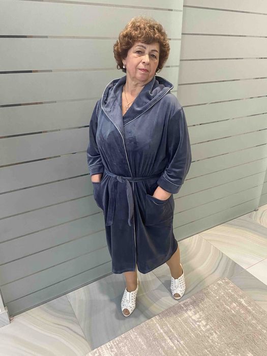 Халат велюровий з капішоном