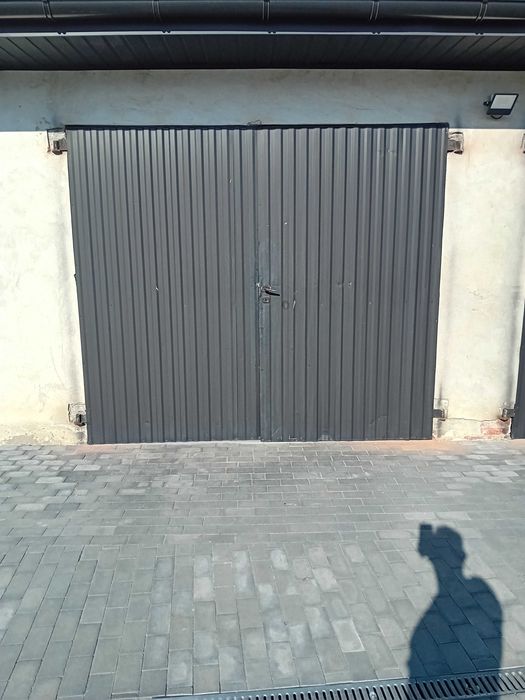 Bramy garażowe używane