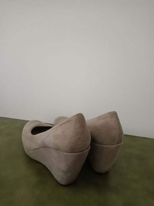 Buty damskie na koturnie roz. 38