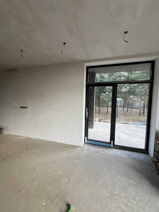 Продаю окрему будівлю в Хотянівці