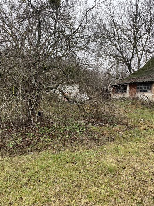 Лубны(Мгарь) дом+24+12 соток, возле речки.