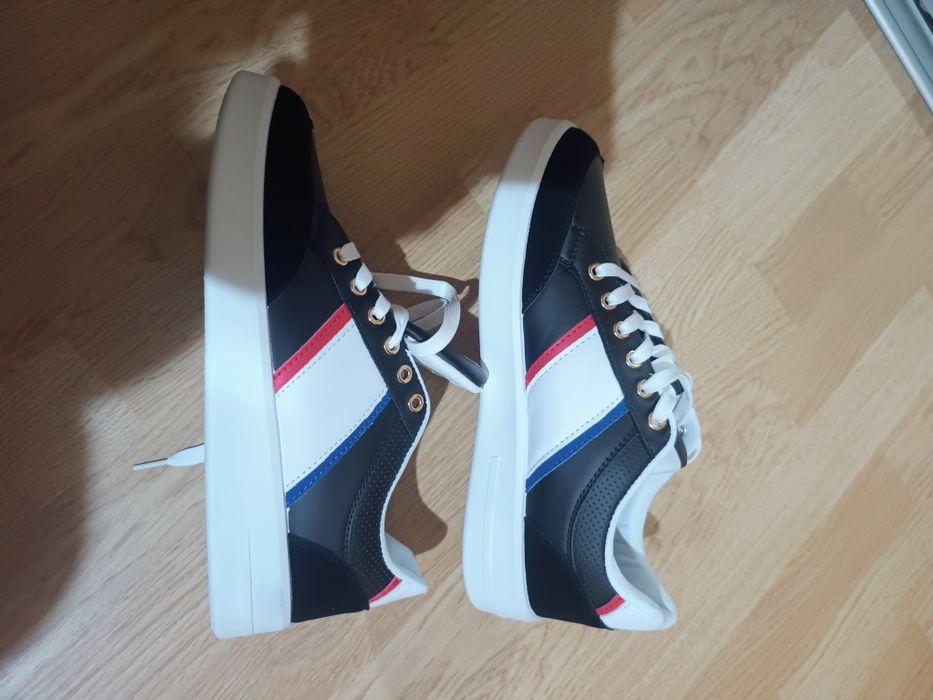 Кроссовки фирмы BDDS 43 размер