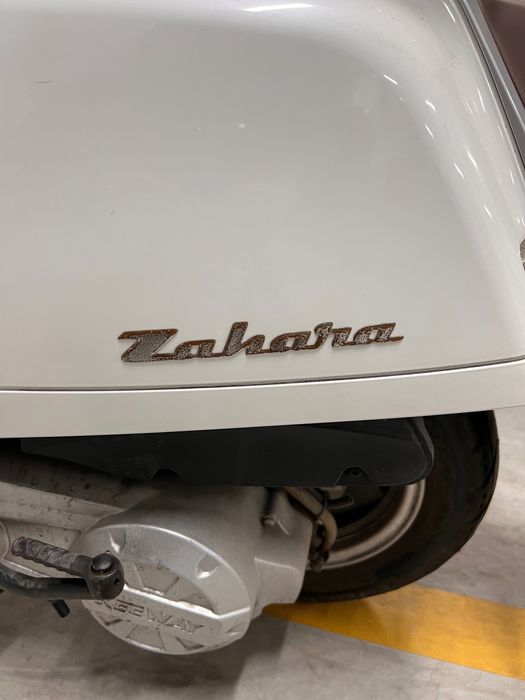 Vendo moto marca Keeway modelo Zahara em ótimo estado
