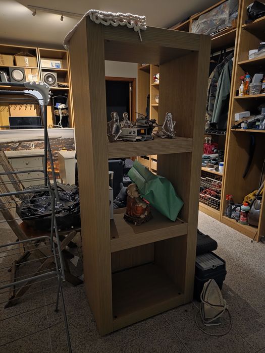 Móveis de escritório, estantes e secretárias