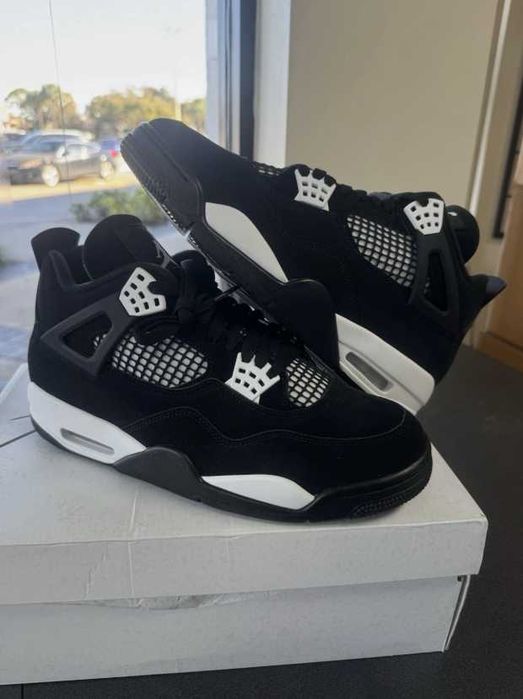 Jordan 4 Retro White Thunder R.44