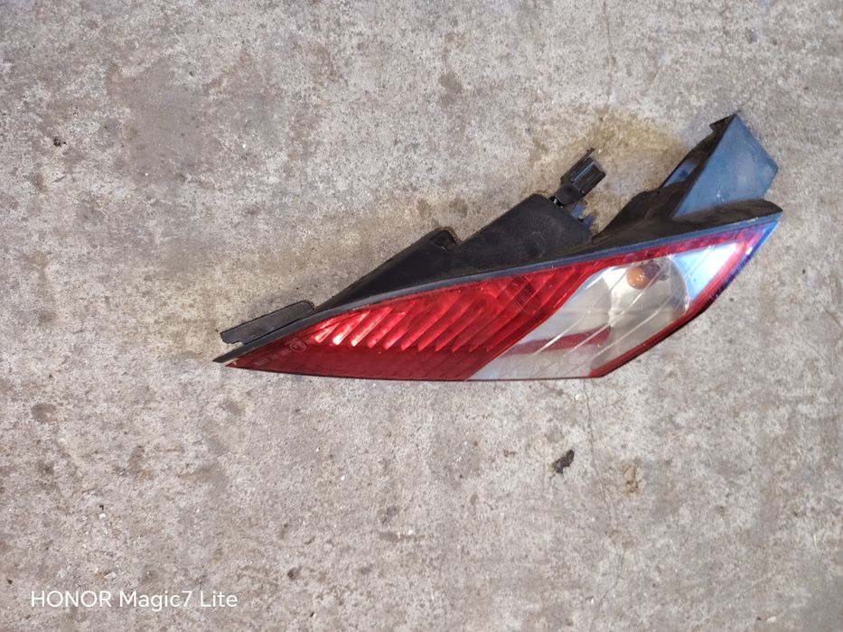 Sprzedam lampy Peugeot satelis 125
