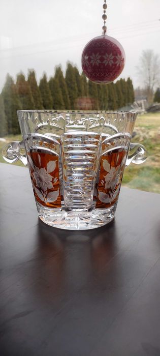 Kryształowa misa na lód