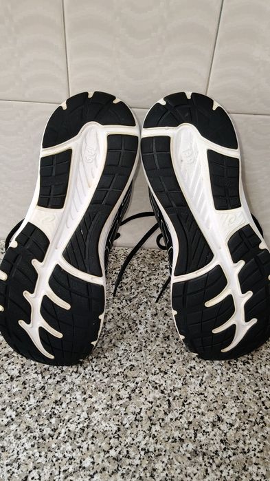 ASICS gel windhank 4  42.5