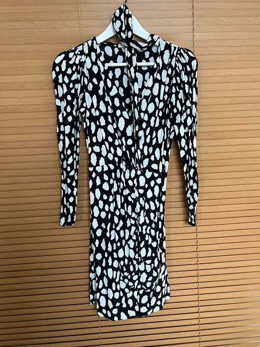 Sukienka Maje 100% wiskoza bufki elegancka XS 34 biało czarne cętki