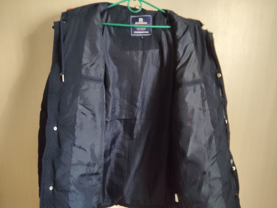 Очень удобная теплая зимняя мужская куртка тепла зимова