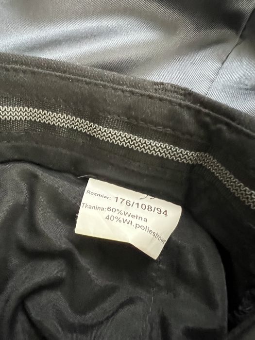 Grafitowo czarny garnitur męski jak mowy 176/108/94