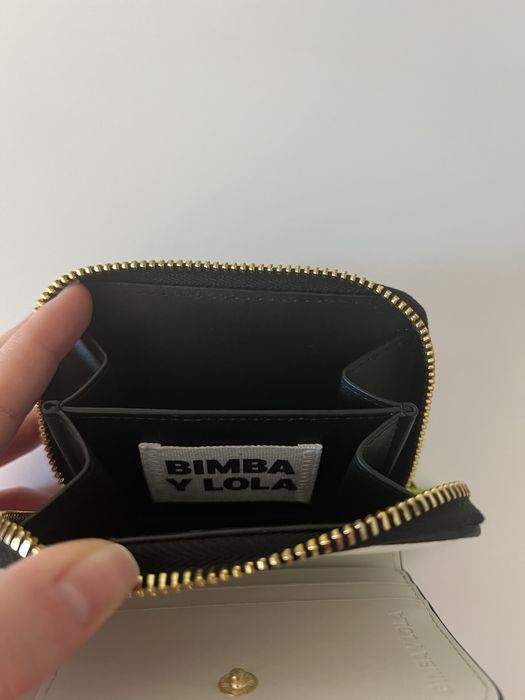 Carteira ByL preta (efeito pele de crocodilo)