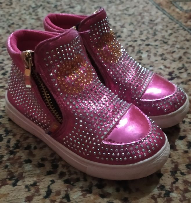 Продам ботіночки для дівчинки