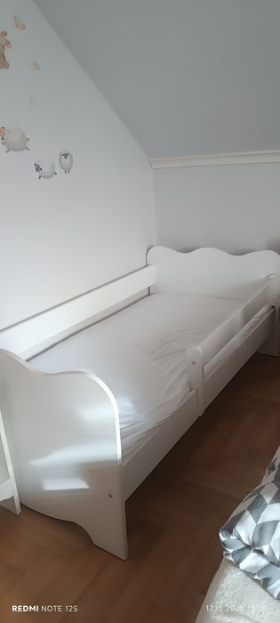 Łóżko dziecięce plus komoda stan bardzo dobry