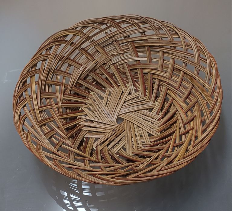 Cesta de média dimensão