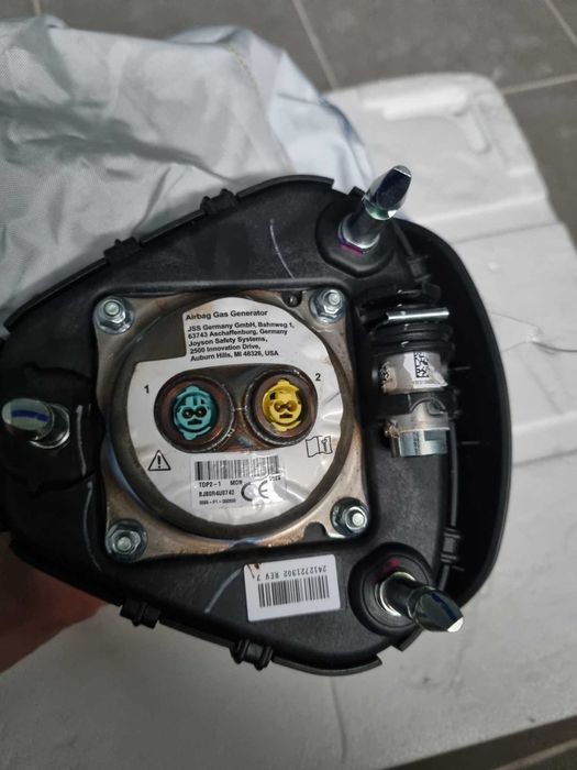 Подушку руля Tesla Y (спрацьована)