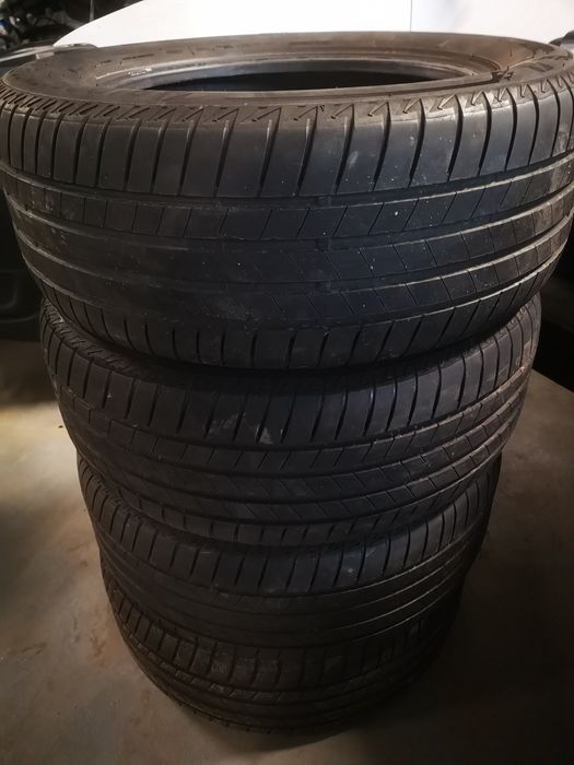 Pneus 225 55 R16