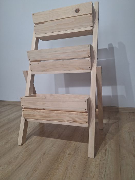 Doniczki ogrodowe stojak