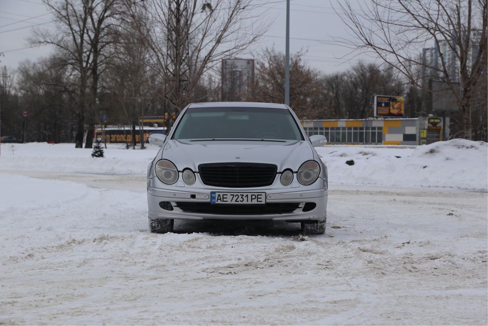 Mercedes Benz w211