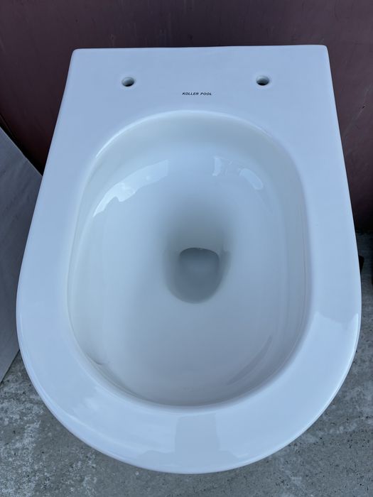 Інсталяція KollerPool з кнопкою та унітазом Round Tornado 3.0