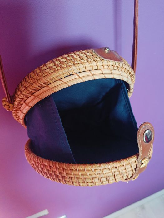 Okrągła torebka rattanowa Boho